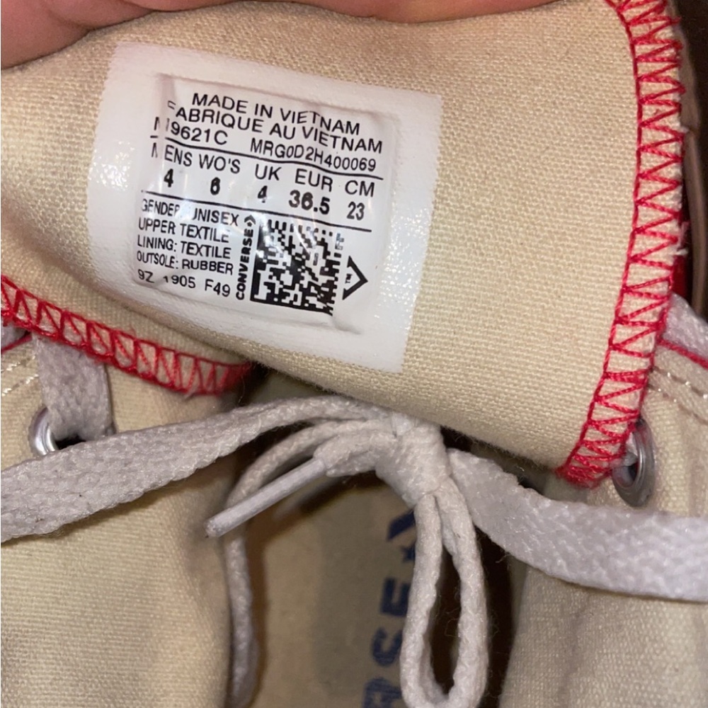 Converse - Picture 2 of 2